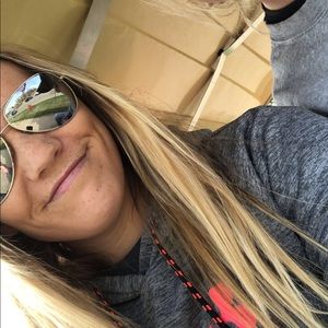 Meet your Posher, Briana